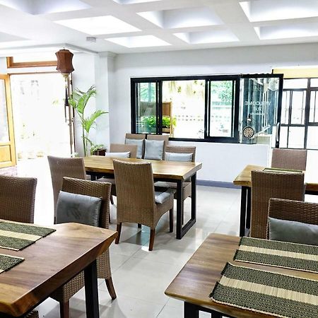 Hotel Spring@Tapae Chiang Mai Esterno foto