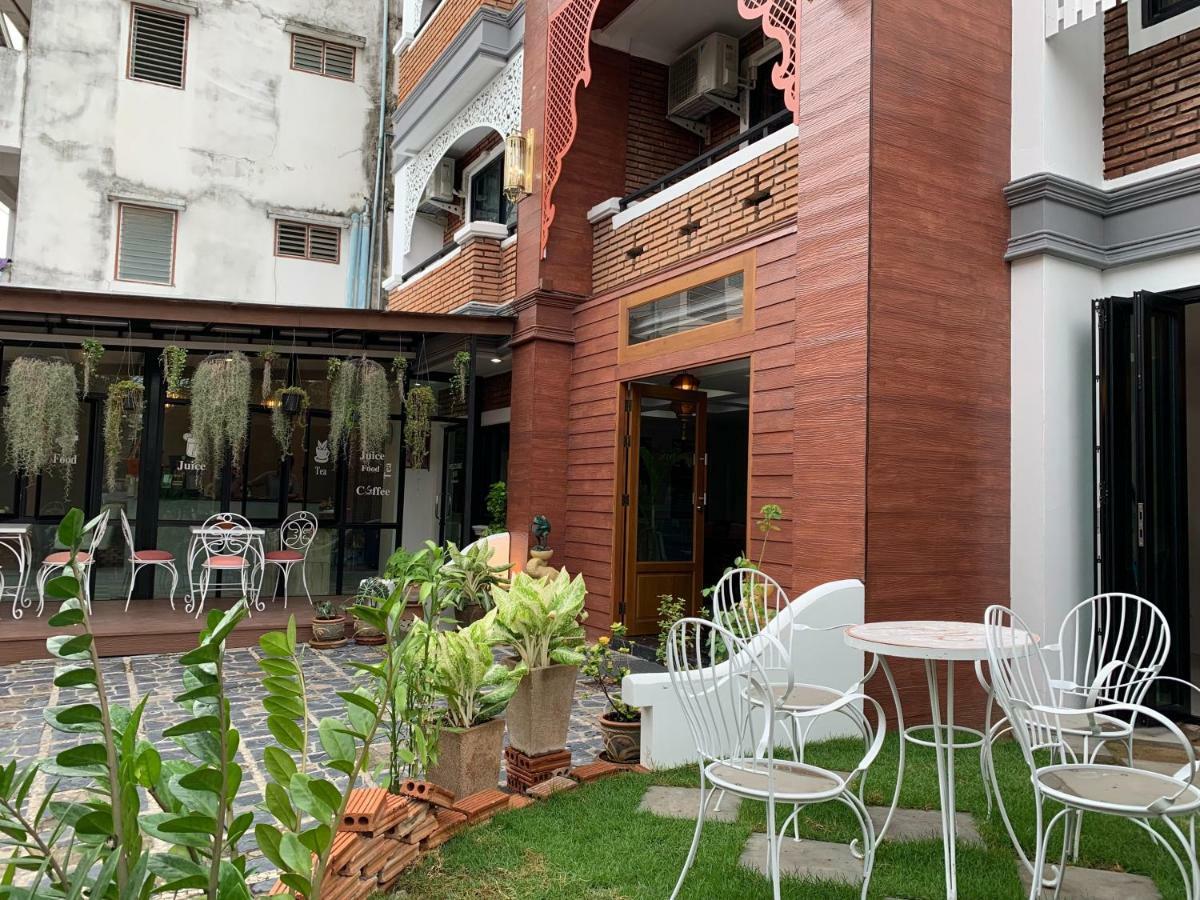 Hotel Spring@Tapae Chiang Mai Esterno foto