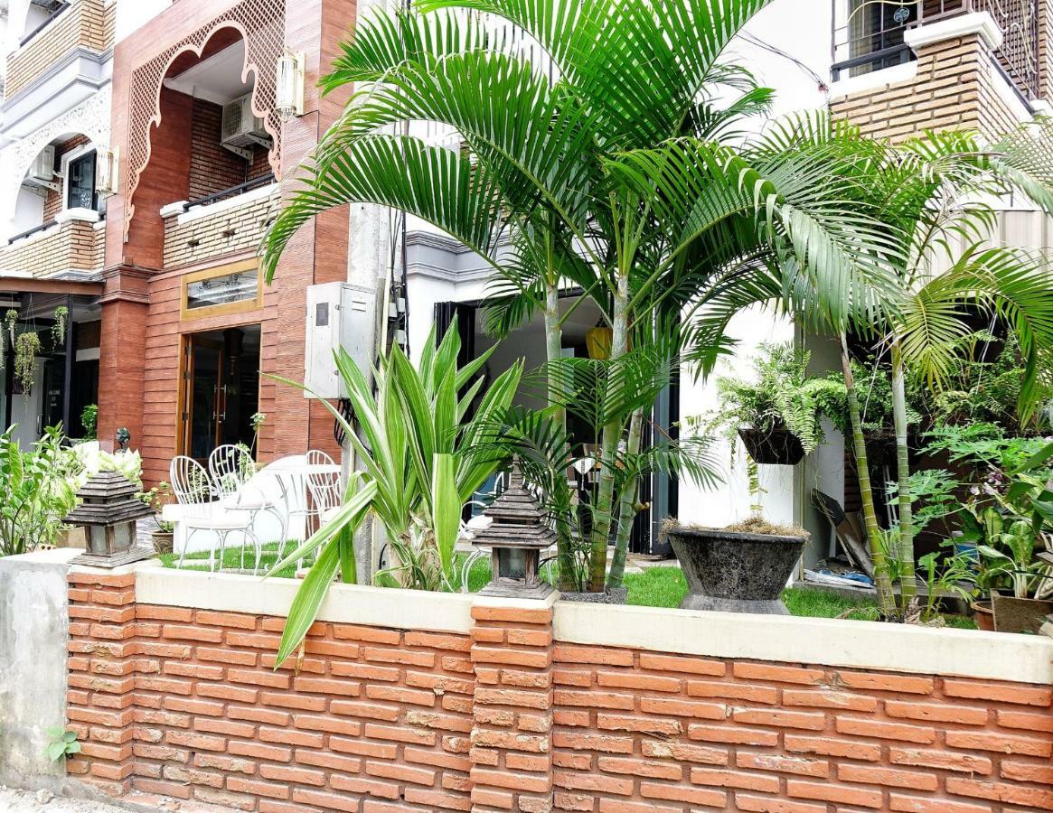Hotel Spring@Tapae Chiang Mai Esterno foto